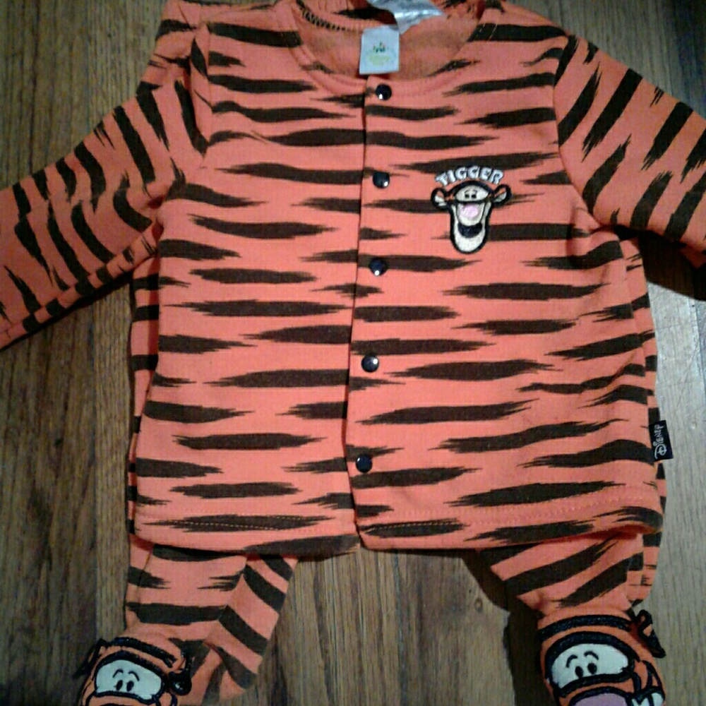 Tigger outfit
